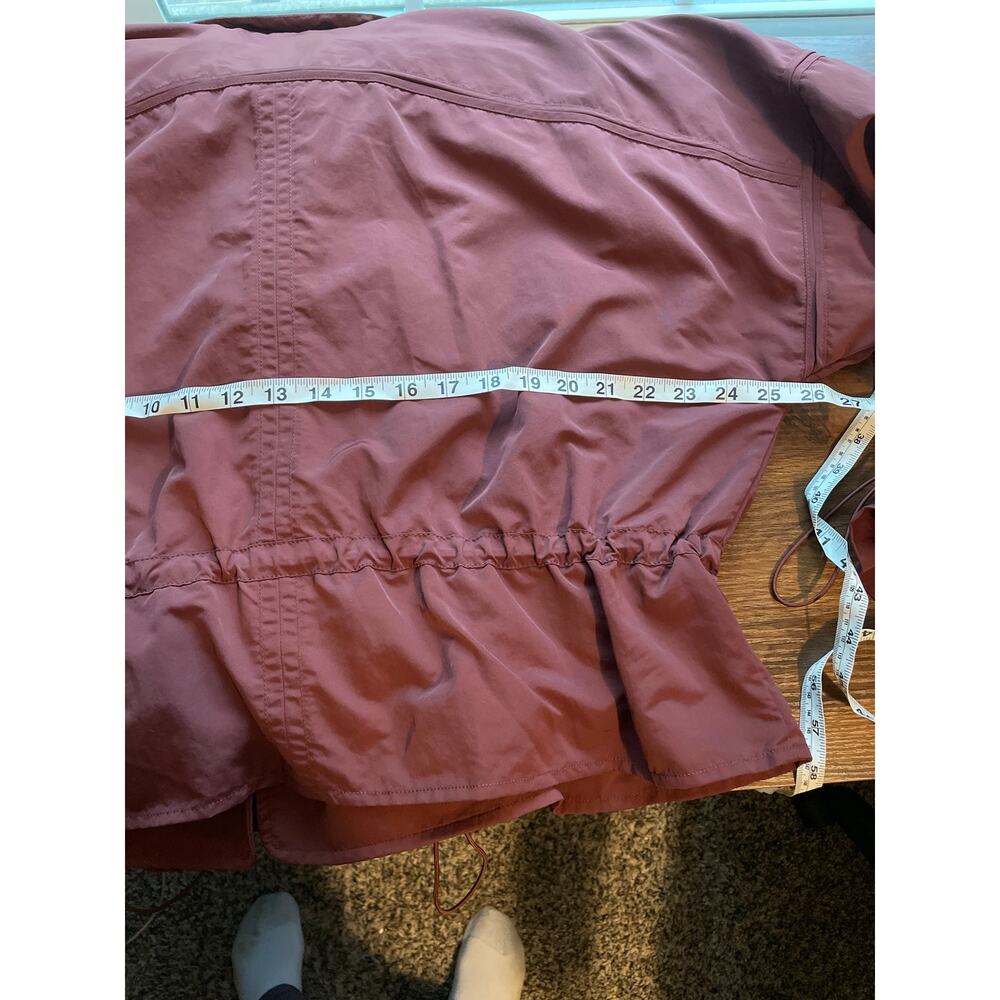 Athleta Acadia Windbreaker Jacket in Burgundy Size Large - Picture 8 of 14